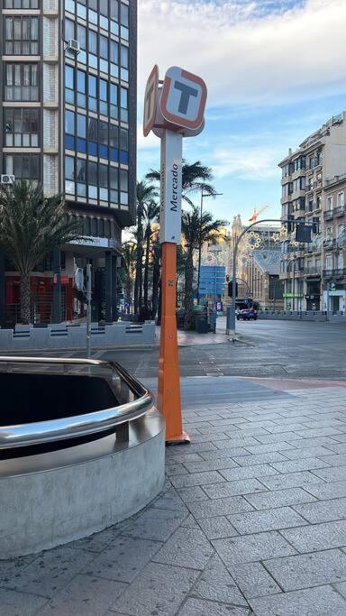 Centrally-Located, Spacious Flat At Historic Centre & Short Walk To Beach Alicante Zewnętrze zdjęcie