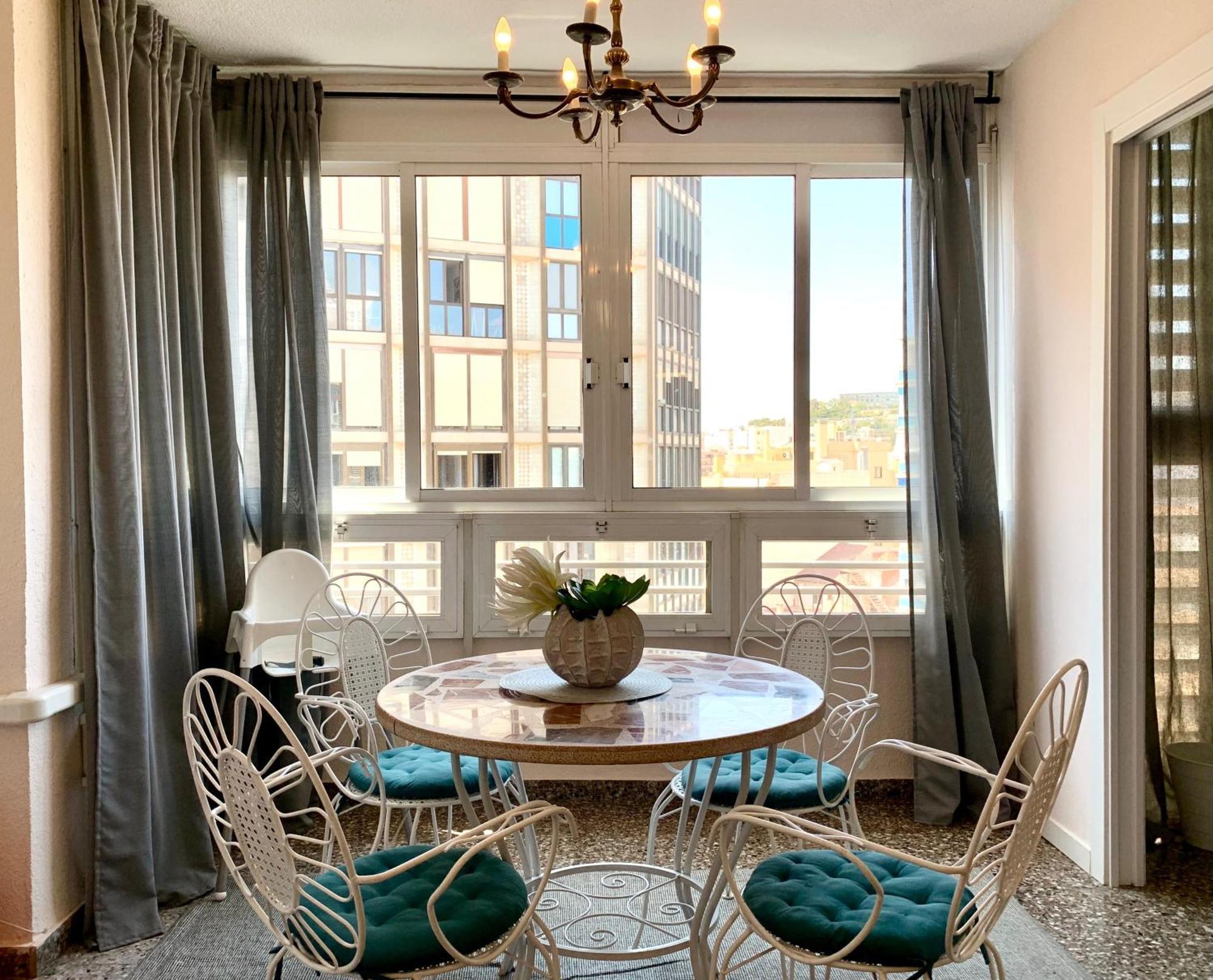 Centrally-Located, Spacious Flat At Historic Centre & Short Walk To Beach Alicante Zewnętrze zdjęcie