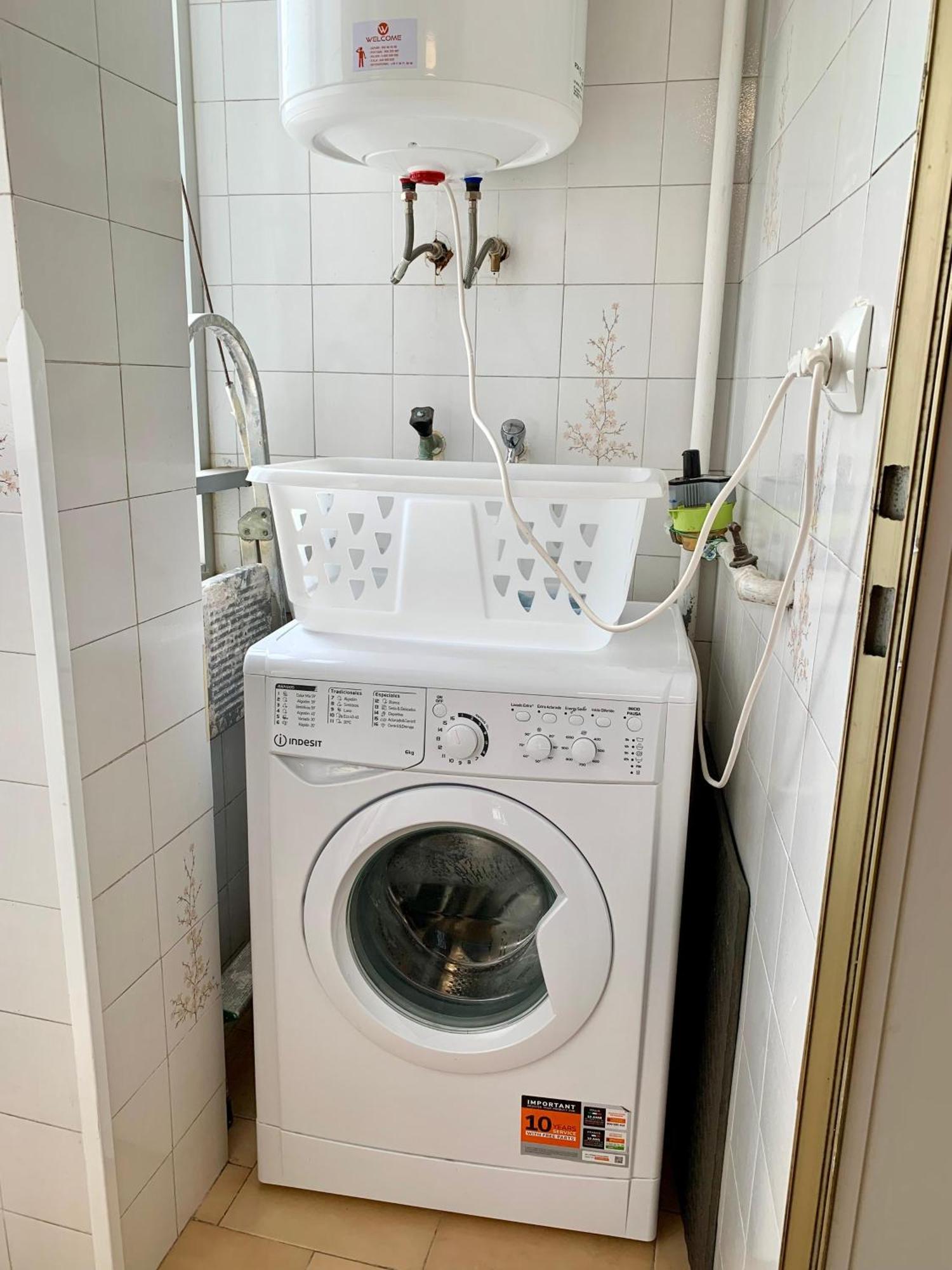 Centrally-Located, Spacious Flat At Historic Centre & Short Walk To Beach Alicante Zewnętrze zdjęcie