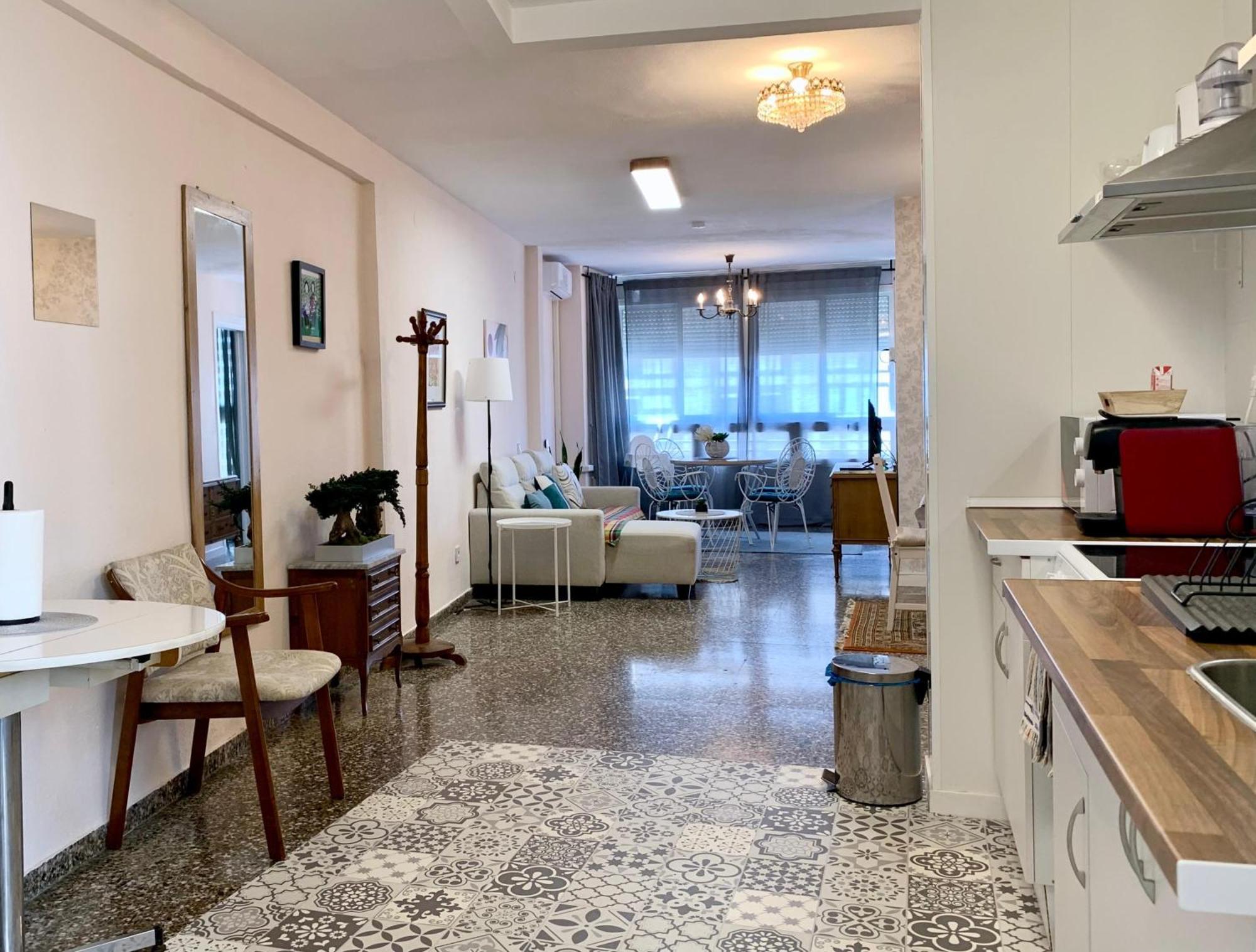 Centrally-Located, Spacious Flat At Historic Centre & Short Walk To Beach Alicante Zewnętrze zdjęcie