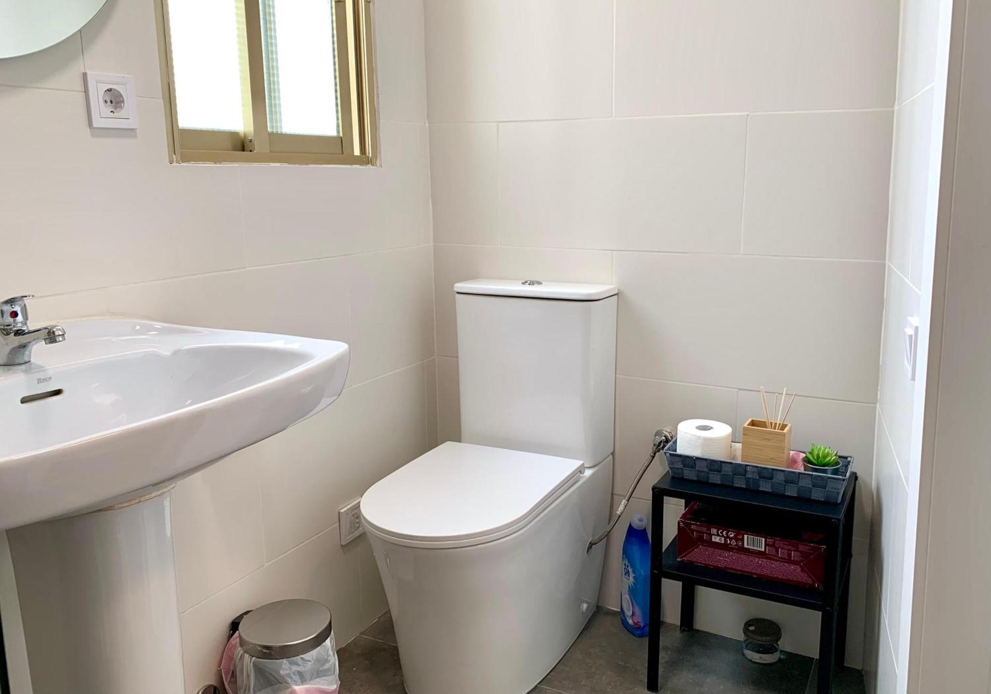 Centrally-Located, Spacious Flat At Historic Centre & Short Walk To Beach Alicante Zewnętrze zdjęcie