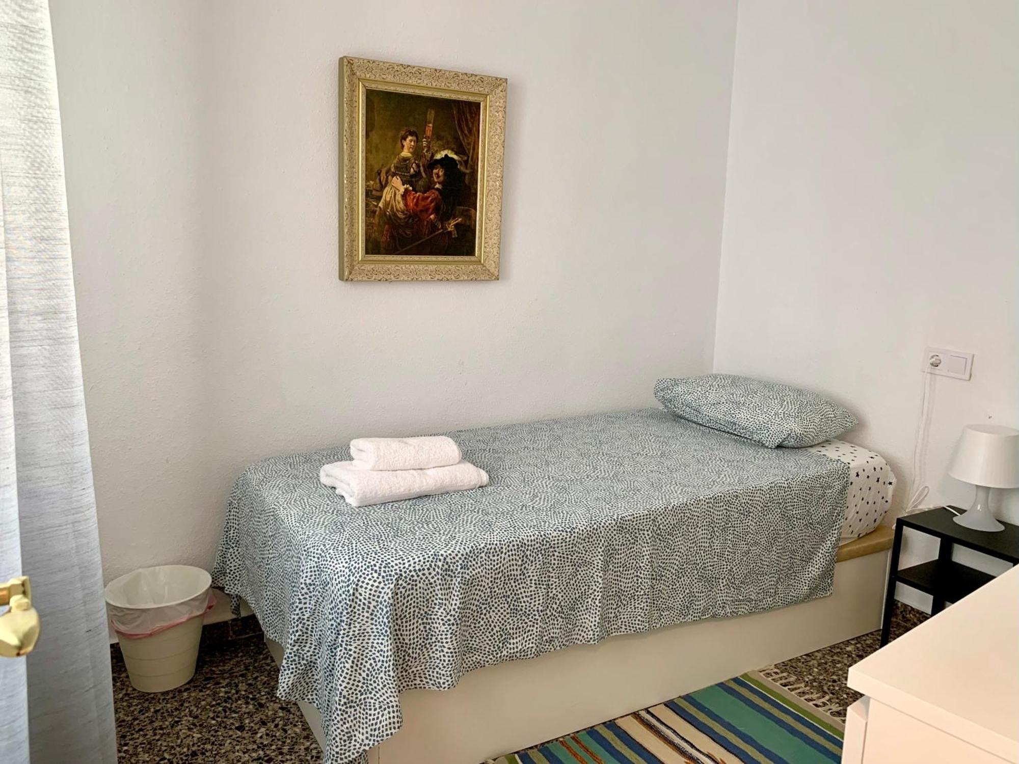 Centrally-Located, Spacious Flat At Historic Centre & Short Walk To Beach Alicante Zewnętrze zdjęcie